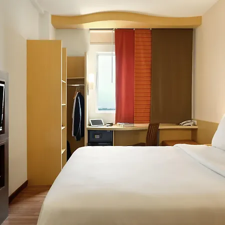 Ibis Centre New Street Station Hotel Birmingham