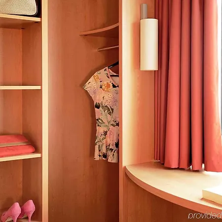 Ibis Centre New Street Station Hotel 3*